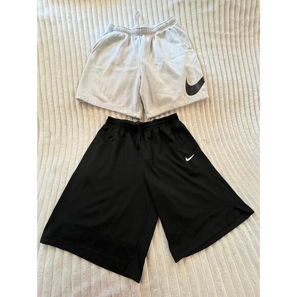 Nike Shorts Bundle Men’s Size 2XL Black White Athletic Wear Summer Clothes